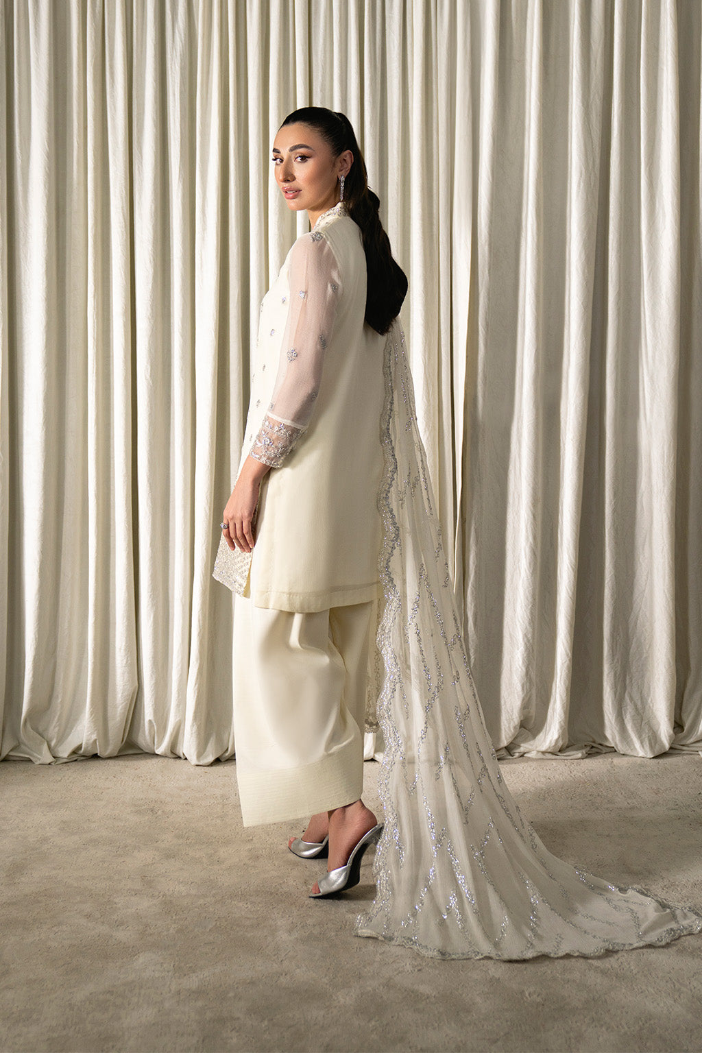 RTW-CHFN-06 White